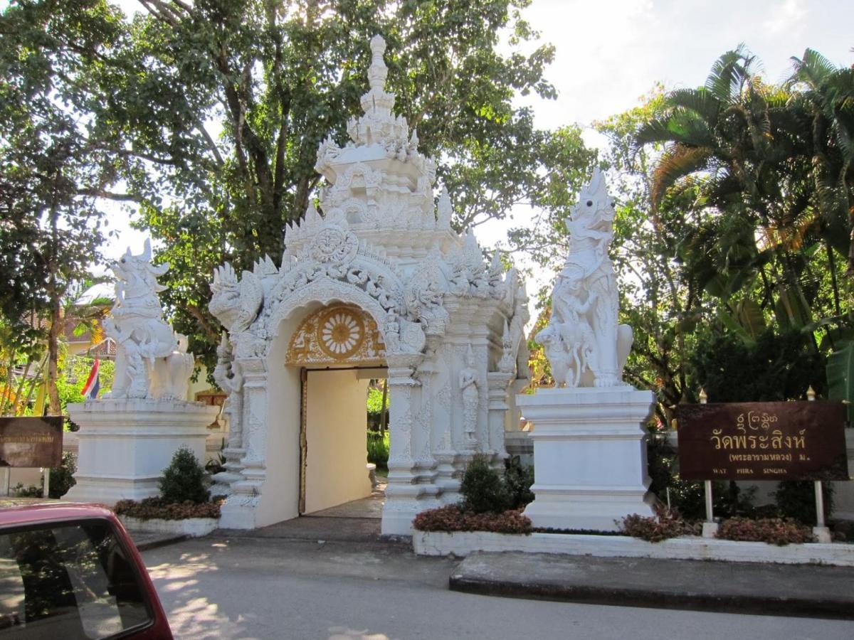 Oyo 1127 Baan Siam Hotel Csiangraj Kültér fotó