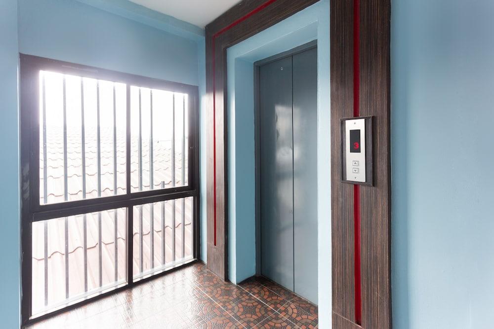 Oyo 1127 Baan Siam Hotel Csiangraj Kültér fotó