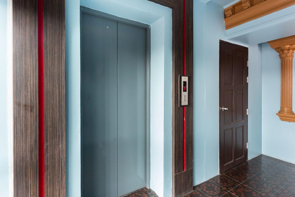 Oyo 1127 Baan Siam Hotel Csiangraj Kültér fotó