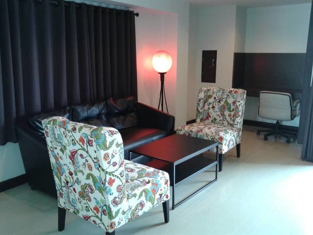 Oyo 1127 Baan Siam Hotel Csiangraj Kültér fotó